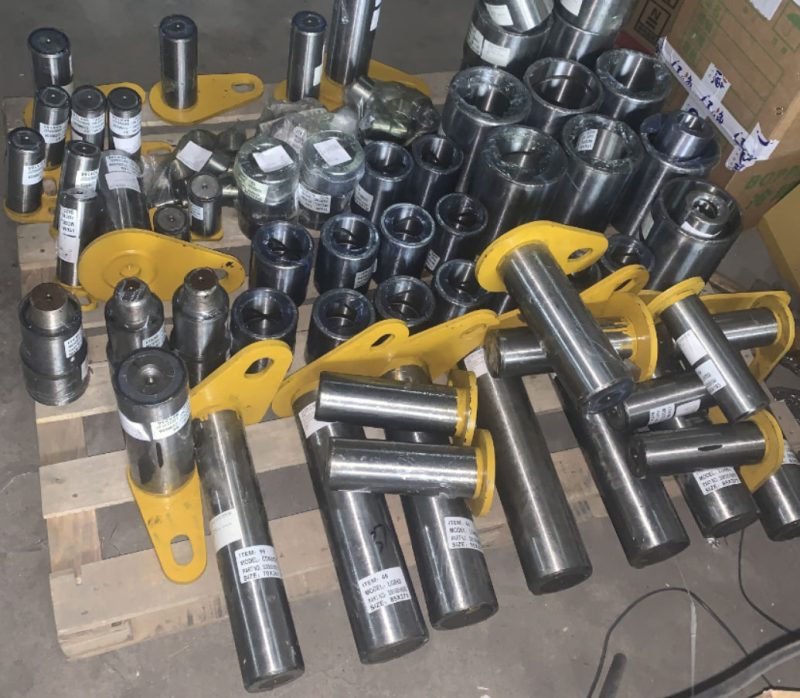 PIN AND BUSHING FOR WHEEL LOADER