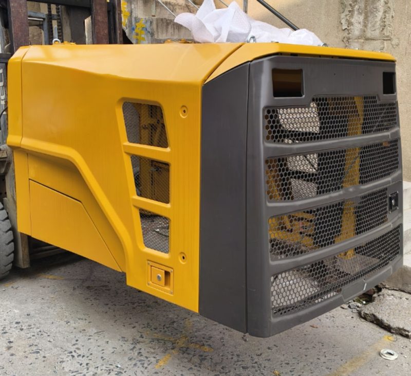 29330076174 BONNET ASSY FOR SDLG L955F L956F WHEEL LOADER 29330076171 29330076172 29330076173